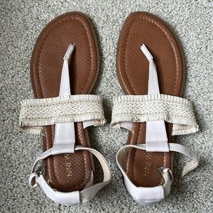 Nine West women’s sandals with strap and buckle - good condition - size 9